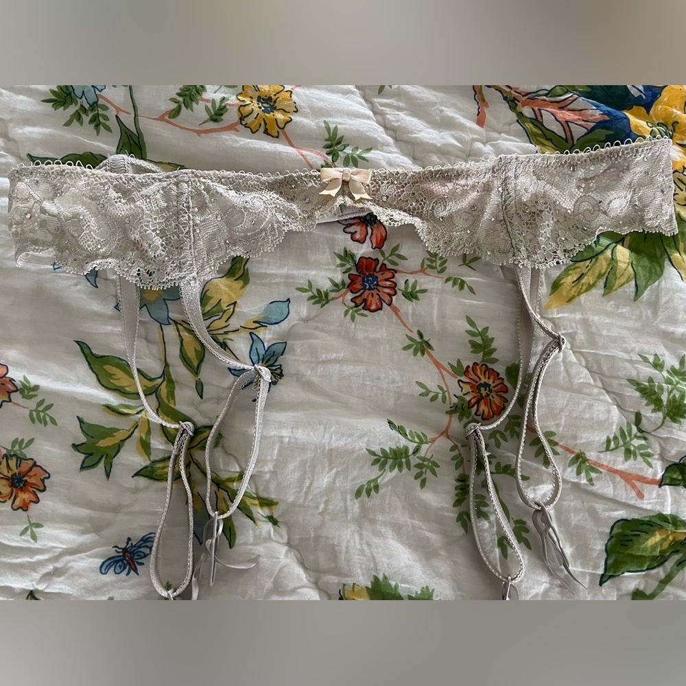 Victoria’s Secret vintage dream angels garter